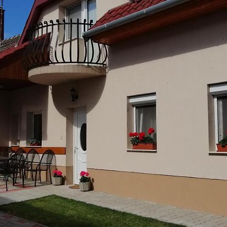Radek Vendégház és Apartman Halaszi Exterior foto