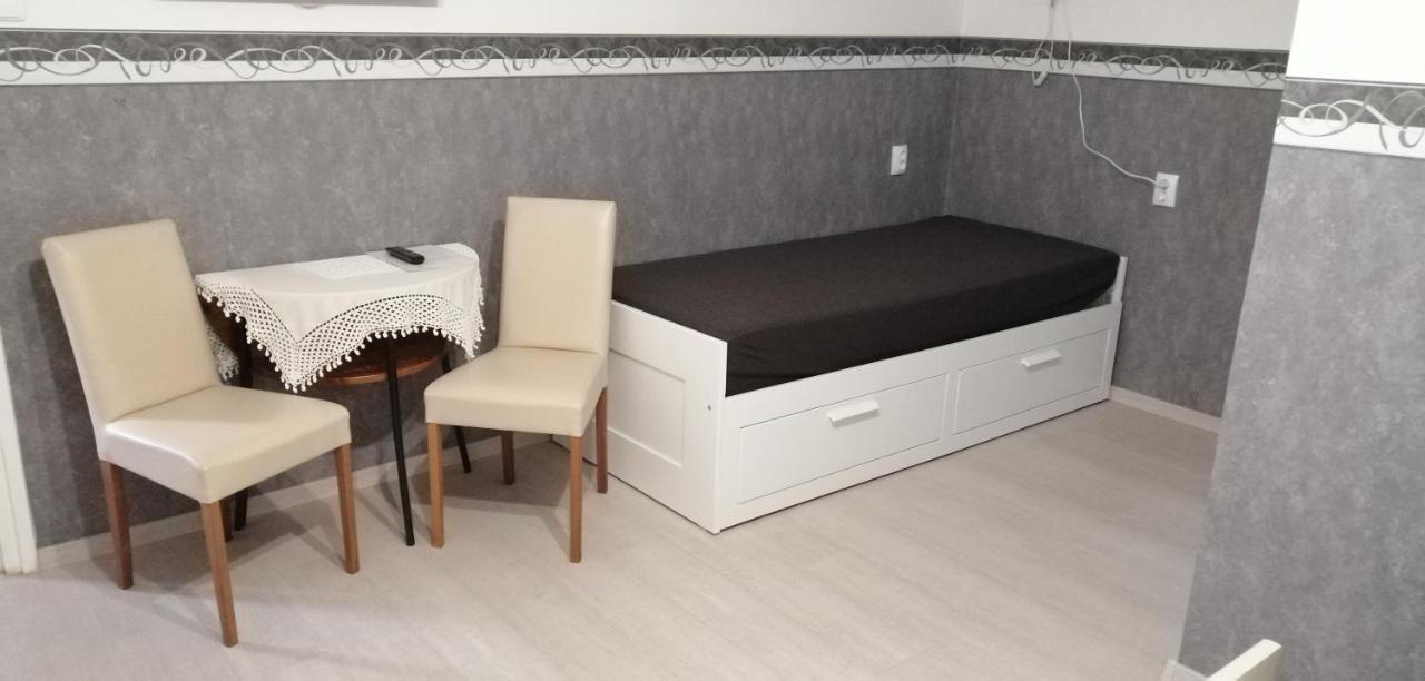 Radek Vendégház és Apartman Halaszi Exterior foto