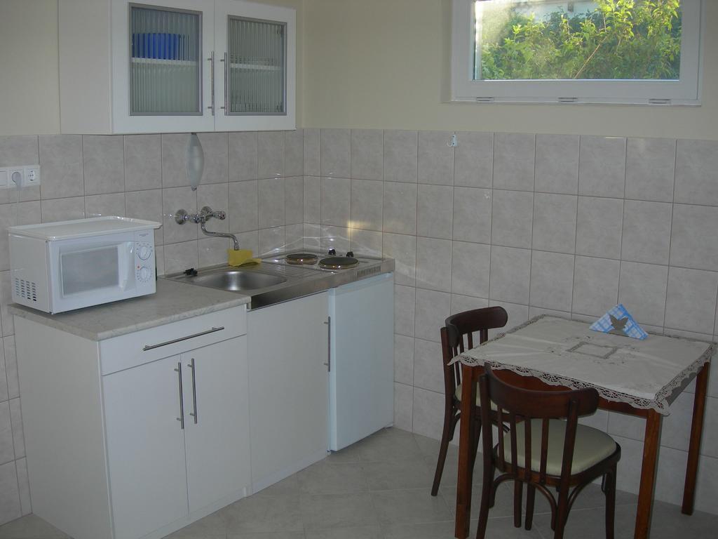 Radek Vendégház és Apartman Halaszi Exterior foto