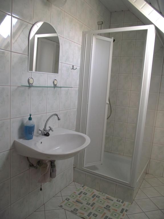 Radek Vendégház és Apartman Halaszi Exterior foto